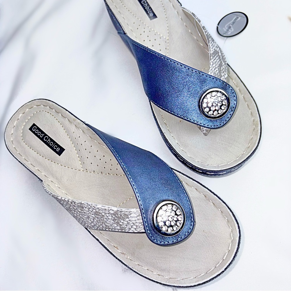 NWT Elegant Blue and Silver Sandals with Embellishment - Picture 2 of 5